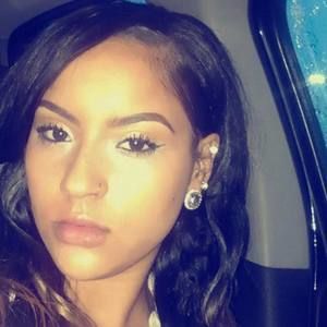 Meet your Posher, Shaina